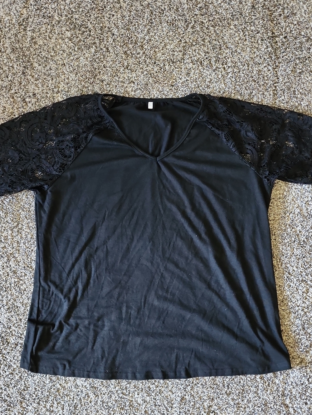 Black Lace Sleeve V-Neck Women’s XL Top